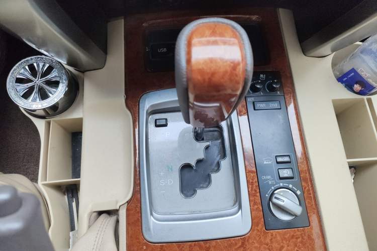 Used Toyota Land Cruiser 2012 4.6L Automatic VX-R Gear Lever