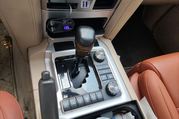 Used Toyota Land Cruiser 2012 4.0L Automatic GX-R Gear Lever