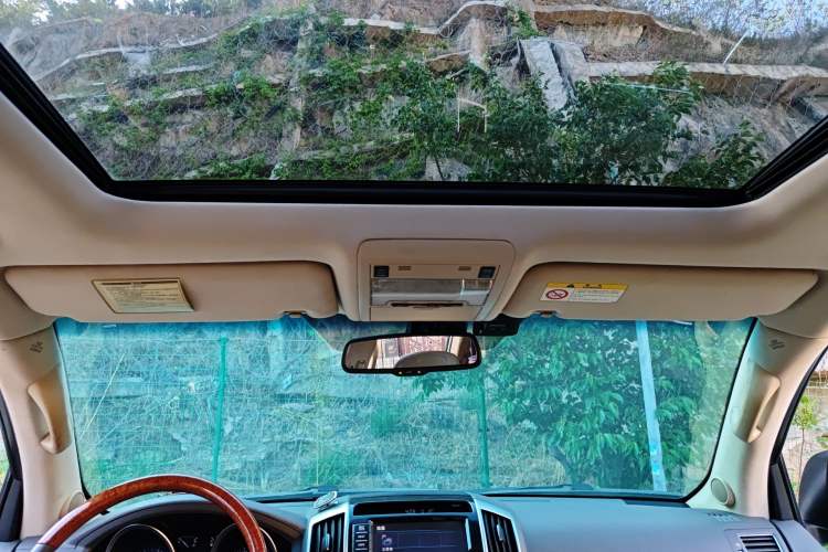 Used Toyota Land Cruiser 2012 4.6L Automatic VX-R Headliner