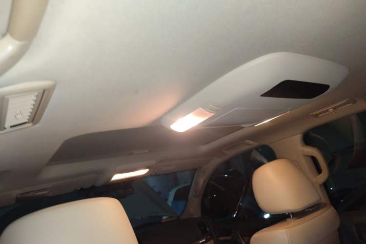 Used Toyota Land Cruiser 2012 4.6L Automatic VX-R Headliner