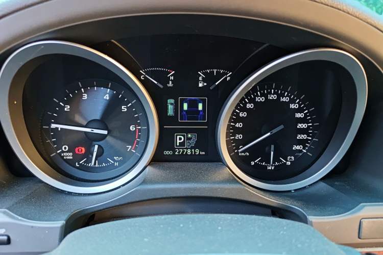 Used Toyota Land Cruiser 2012 4.6L Automatic VX-R Instrument Cluster