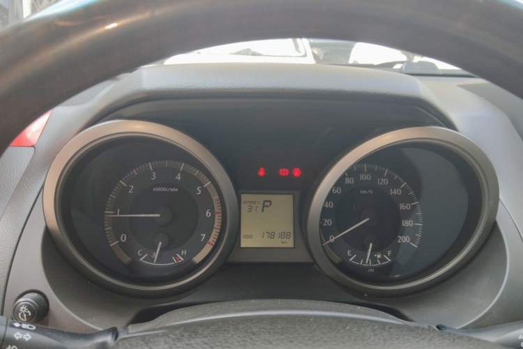 Used Toyota Land Cruiser  Instrument Cluster