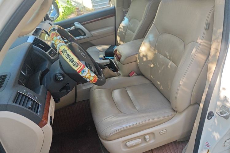 Used Toyota Land Cruiser 2012 4.0L Automatic VX Left Front Seat