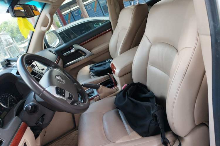 Used Toyota Land Cruiser 2012 4.0L Automatic VX Left Front Seat