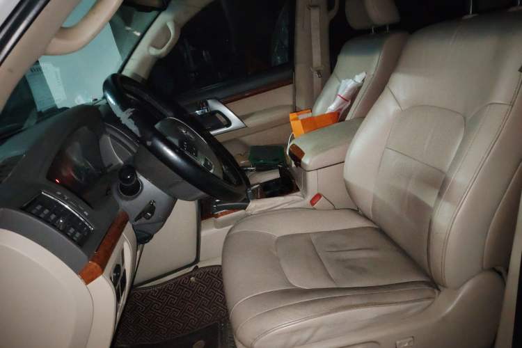 Used Toyota Land Cruiser 2012 4.0L Automatic VX Left Front Seat