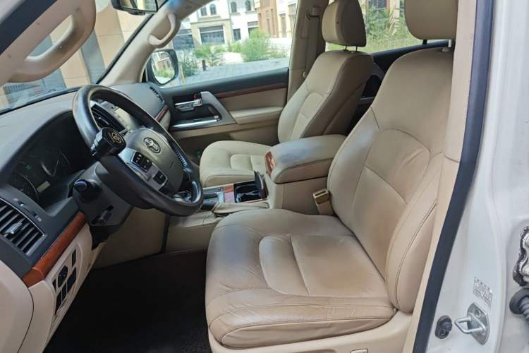 Used Toyota Land Cruiser 2012 4.0L Automatic VX Left Front Seat