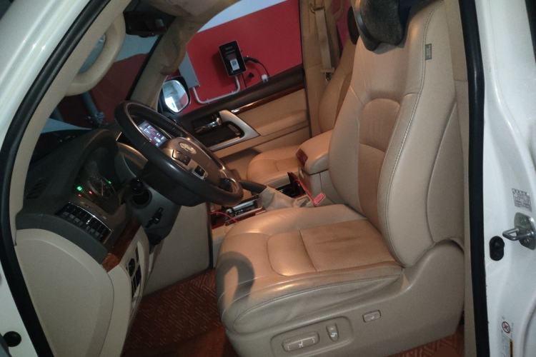 Used Toyota Land Cruiser 2012 4.0L Automatic VX Left Front Seat