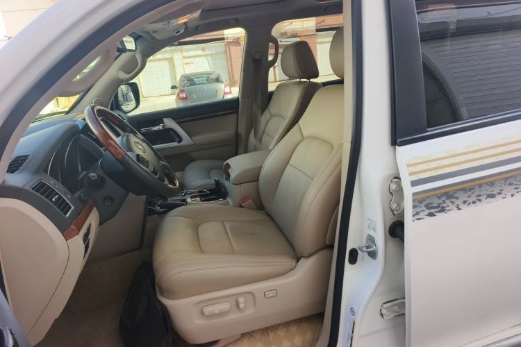 Used Toyota Land Cruiser 2012 4.6L Automatic VX-R Left Front Seat