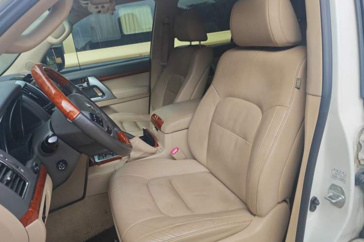 Used Toyota Land Cruiser 2012 4.6L Automatic VX-R Left Front Seat