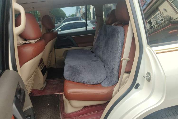 Used Toyota Land Cruiser 2012 4.0L Automatic VX Left Rear Seat