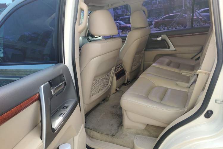 Used Toyota Land Cruiser 2012 4.0L Automatic VX Left Rear Seat