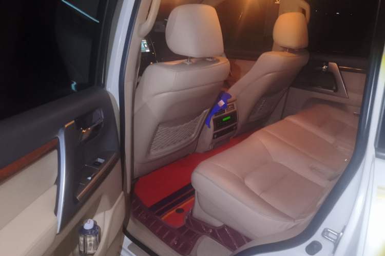Used Toyota Land Cruiser 2012 4.6L Automatic VX-R Left Rear Seat