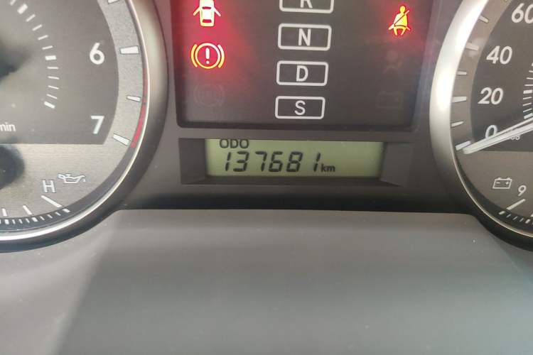Used Toyota Land Cruiser 2012 4.0L Automatic VX Odometer Close Up