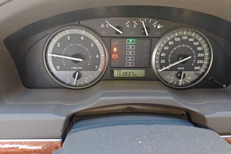 Used Toyota Land Cruiser 2012 4.0L Automatic VX Odometer Close Up