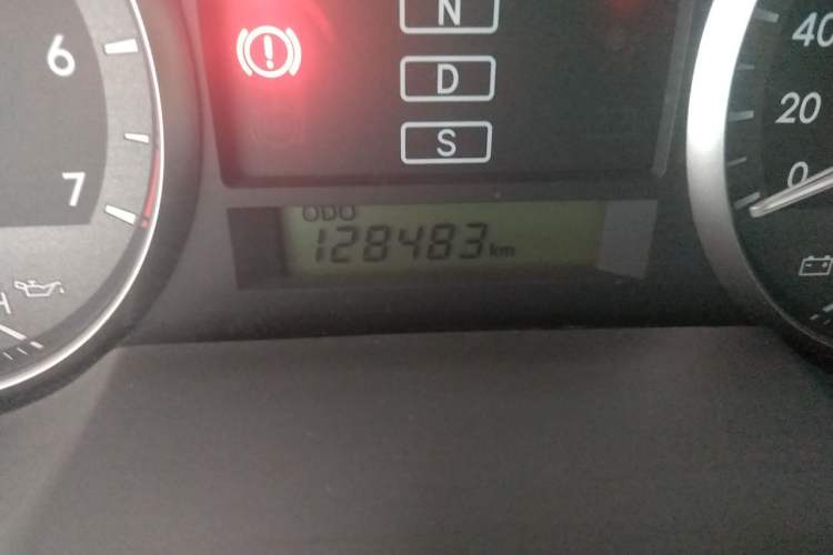 Used Toyota Land Cruiser 2012 4.0L Automatic VX Odometer Close Up