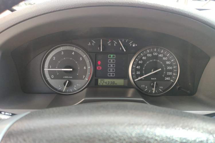 Used Toyota Land Cruiser 2012 4.0L Automatic VX Odometer Close Up