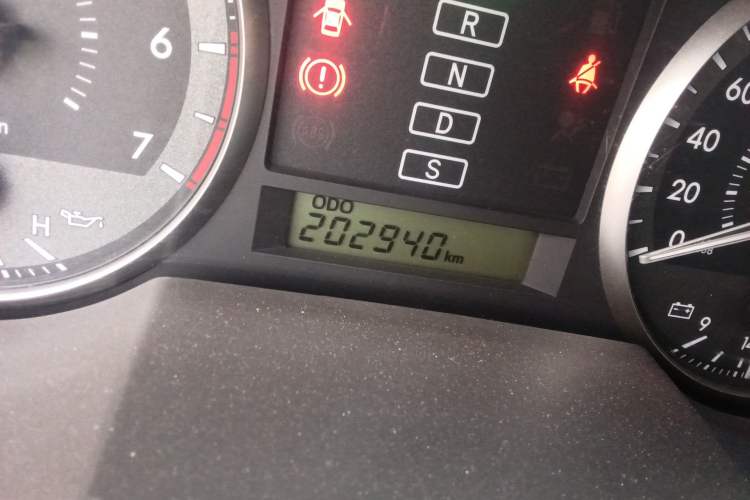 Used Toyota Land Cruiser 2012 4.0L Automatic VX Odometer Close Up