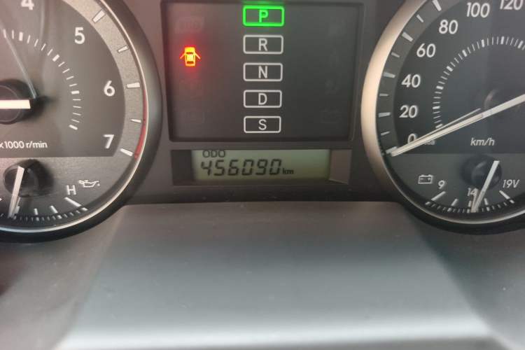 Used Toyota Land Cruiser 2012 4.0L Automatic VX Odometer Close Up
