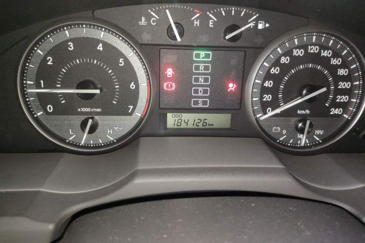 Used Toyota Land Cruiser 2012 4.0L Automatic VX Odometer Close Up