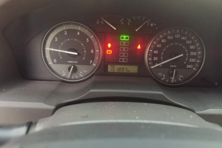 Used Toyota Land Cruiser 2012 4.0L Automatic VX Odometer Close Up