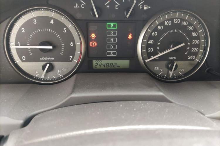 Used Toyota Land Cruiser 2012 4.0L Automatic GX-R Odometer Close Up