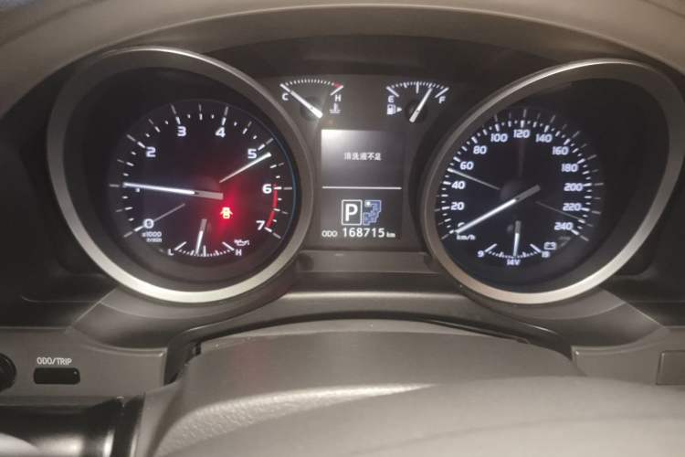 Used Toyota Land Cruiser 2012 4.6L Automatic VX-R Odometer Close Up
