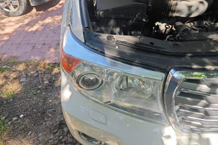 Used Toyota Land Cruiser 2012 4.0L Automatic VX Right Front Headlight