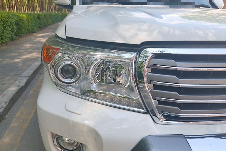 Used Toyota Land Cruiser 2012 4.0L Automatic VX Right Front Headlight