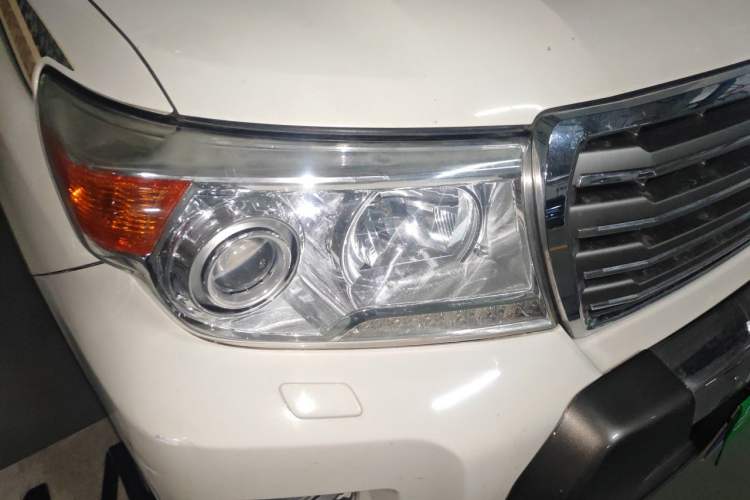 Used Toyota Land Cruiser 2012 4.6L Automatic VX-R Right Front Headlight