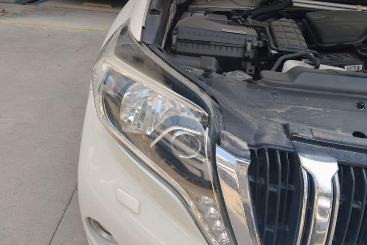 Used Toyota Land Cruiser  Right Front Headlight