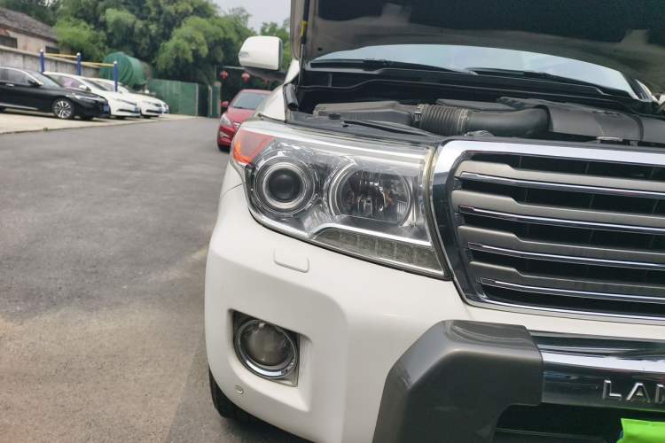 Used Toyota Land Cruiser 2012 4.0L Automatic VX Right Front Headlight