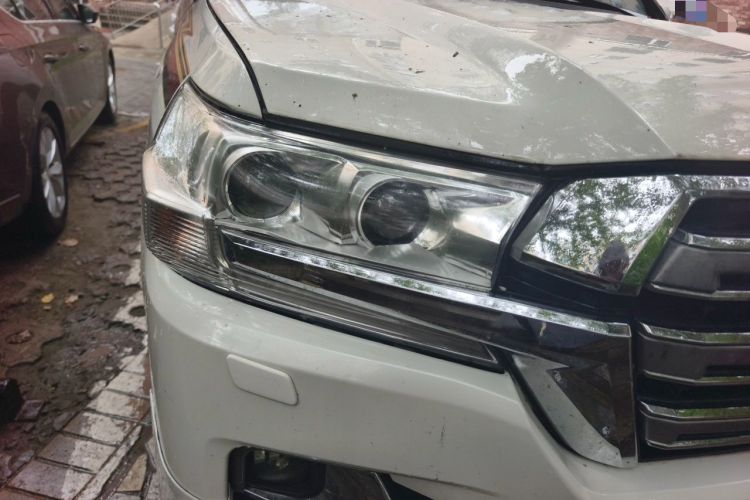 Used Toyota Land Cruiser 2012 4.0L Automatic VX Right Front Headlight