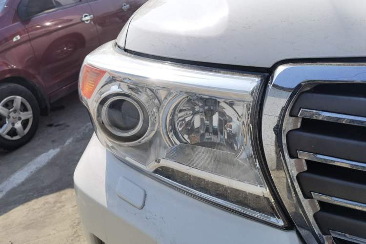 Used Toyota Land Cruiser 2012 4.0L Automatic VX Right Front Headlight