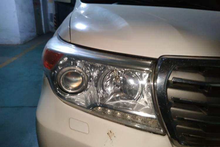 Used Toyota Land Cruiser 2012 4.0L Automatic VX Right Front Headlight