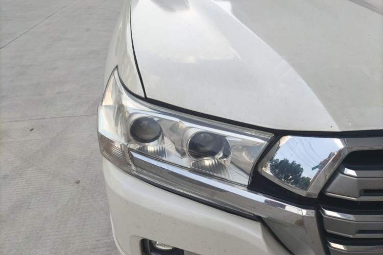 Used Toyota Land Cruiser 2012 4.0L Automatic GX-R Right Front Headlight