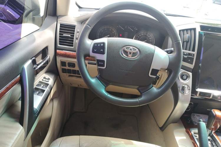 Used Toyota Land Cruiser 2012 4.0L Automatic VX Steering Wheel