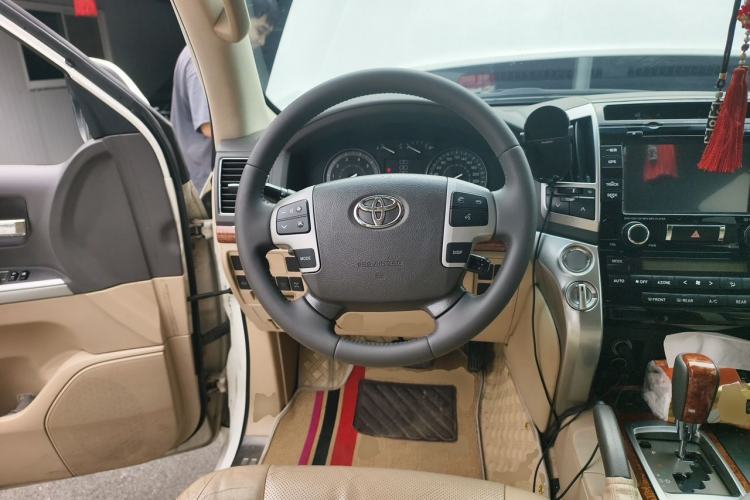 Used Toyota Land Cruiser 2012 4.0L Automatic VX Steering Wheel
