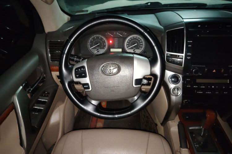 Used Toyota Land Cruiser 2012 4.0L Automatic VX Steering Wheel