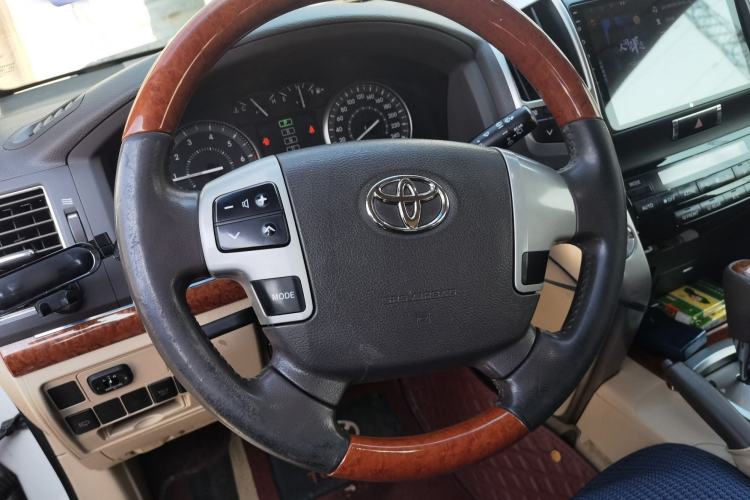 Used Toyota Land Cruiser 2012 4.0L Automatic VX Steering Wheel