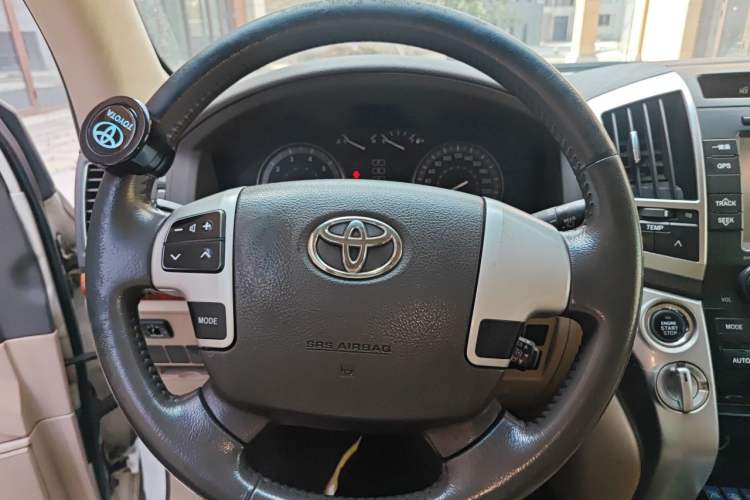 Used Toyota Land Cruiser 2012 4.0L Automatic VX Steering Wheel