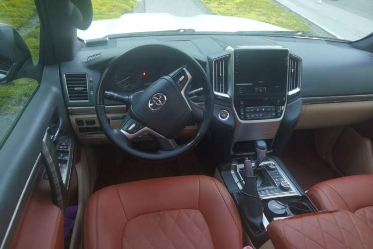 Used Toyota Land Cruiser 2012 4.0L Automatic VX Steering Wheel