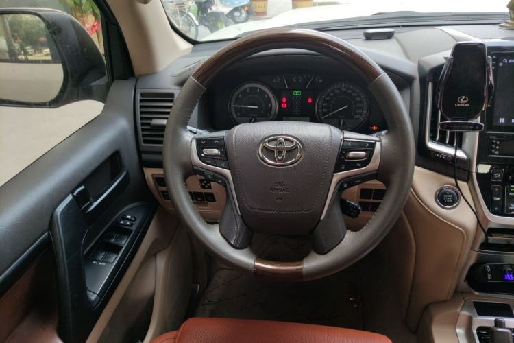 Used Toyota Land Cruiser 2012 4.0L Automatic GX-R Steering Wheel