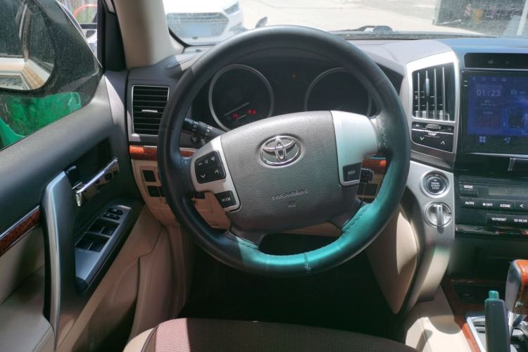 Used Toyota Land Cruiser 2012 4.6L Automatic VX Steering Wheel