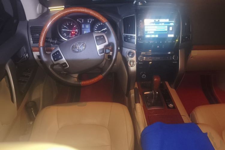 Used Toyota Land Cruiser 2012 4.6L Automatic VX-R Steering Wheel