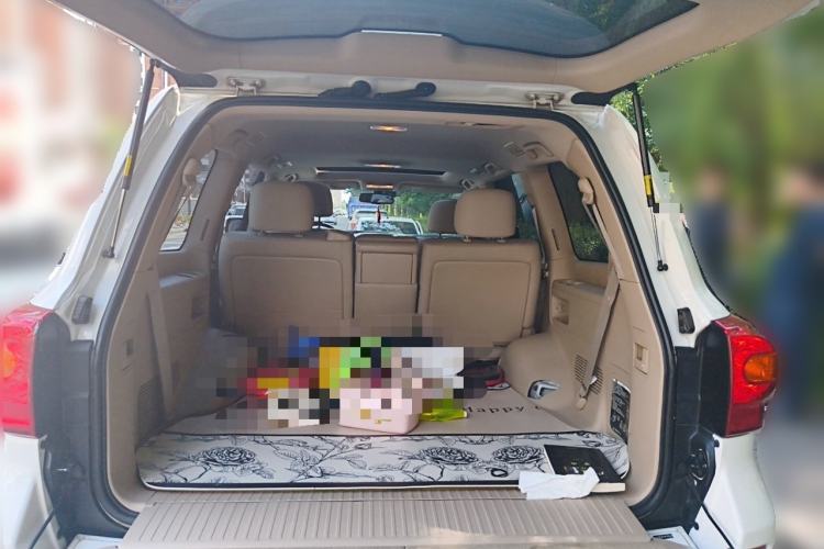 Used Toyota Land Cruiser 2012 4.0L Automatic VX Trunk
