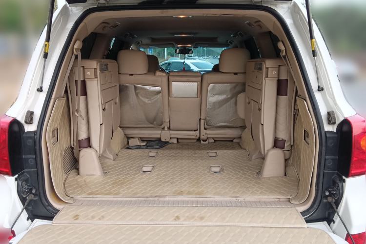 Used Toyota Land Cruiser 2012 4.0L Automatic VX Trunk