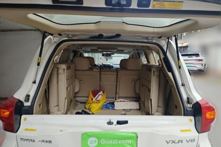 Used Toyota Land Cruiser 2012 4.6L Automatic VX-R Trunk