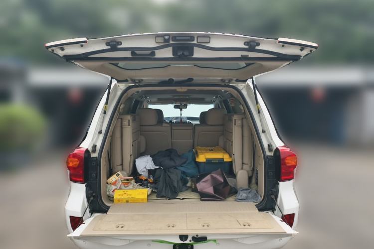 Used Toyota Land Cruiser 2012 4.0L Automatic VX Trunk
