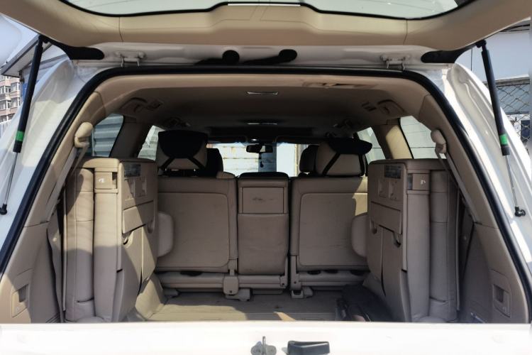 Used Toyota Land Cruiser 2012 4.0L Automatic VX Trunk