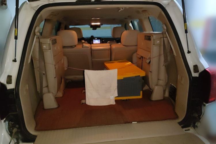 Used Toyota Land Cruiser 2012 4.0L Automatic VX Trunk